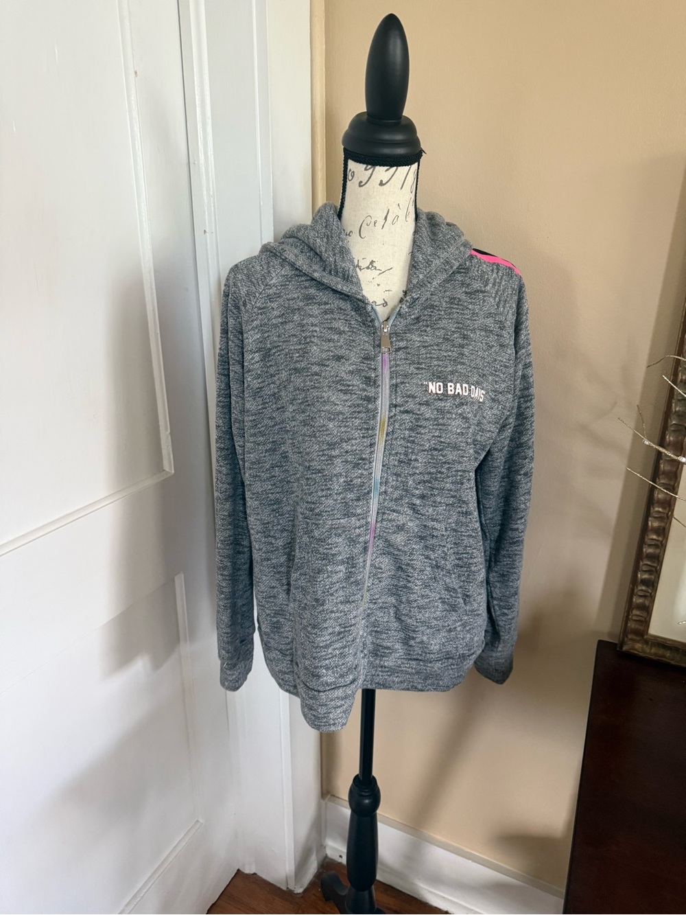 Le Superbe Women's 'No Bad Days' Gray Zip Hoodie with Pink & Yellow Stripes - Picture 5 of 11